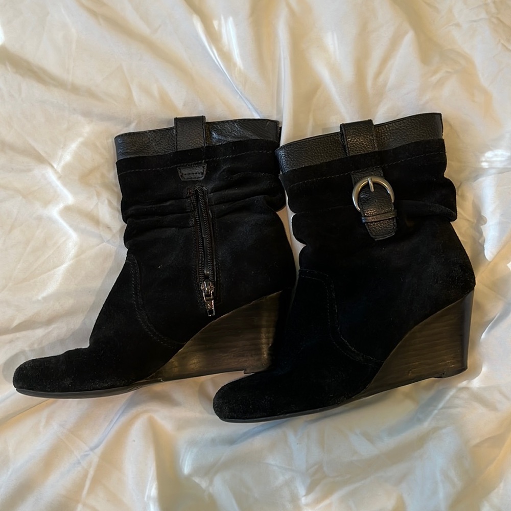 Black boots